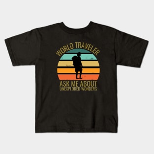 World traveler - traveller addict - travel addict - Travel the world Kids T-Shirt